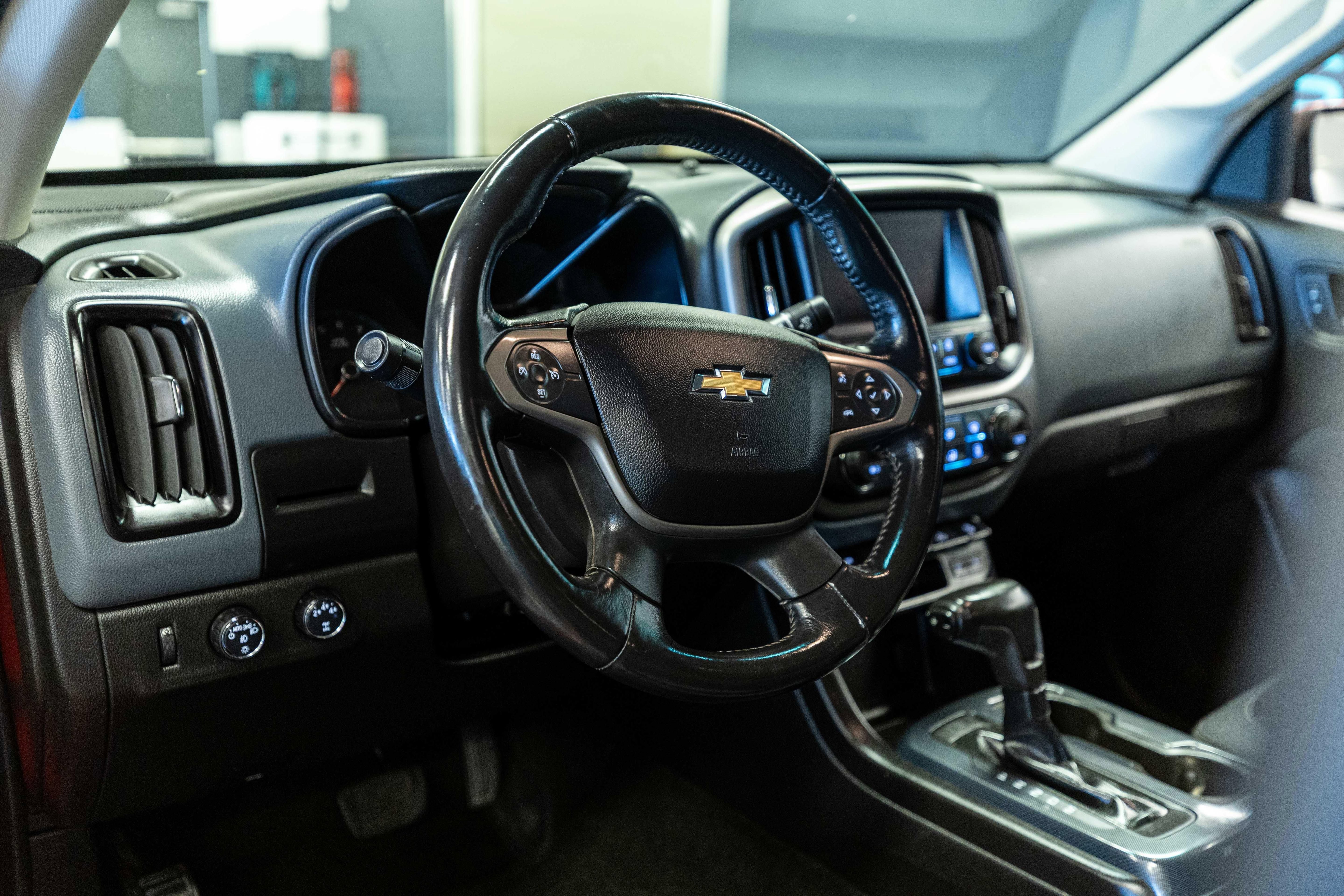 Used 2016 Chevrolet Colorado Z71 AWD/4WD image 10
