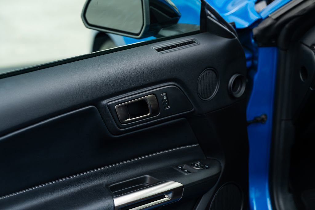 Used 2021 Ford Mustang Shelby GT500 w/ Carbon Fiber Track Pack image 23