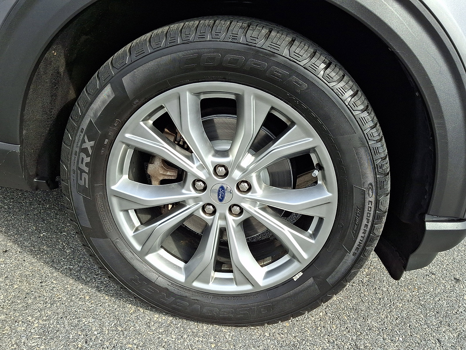 Used 2021 Ford Explorer Limited w/ Equipment Group 301A AWD/4WD image 8