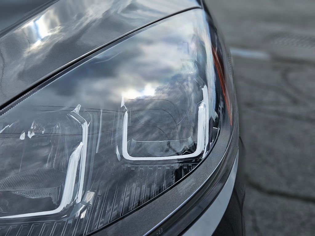 Used 2022 Ford Escape SE image 10