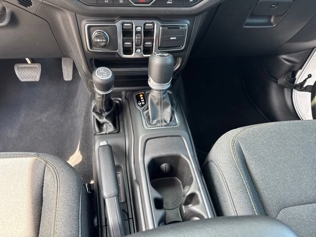 Used 2025 Jeep Wrangler Unlimited Sport AWD/4WD image 28