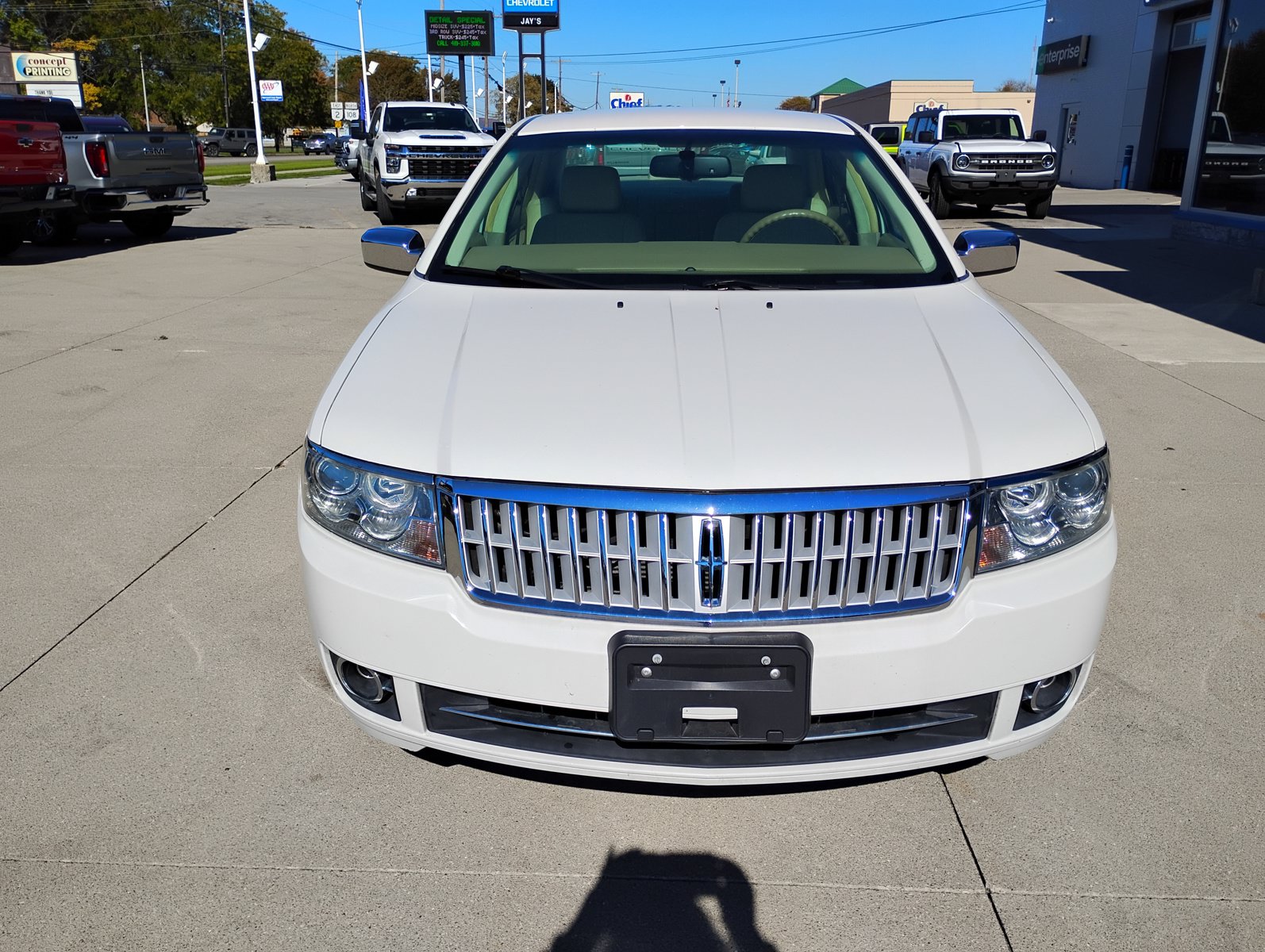 Used 2008 Lincoln MKZ FWD image 2