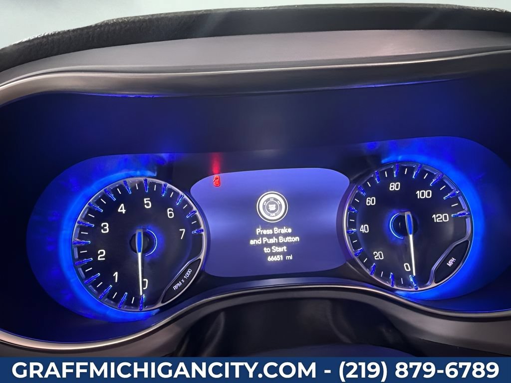 Used 2025 Chrysler Pacifica Limited FWD image 21