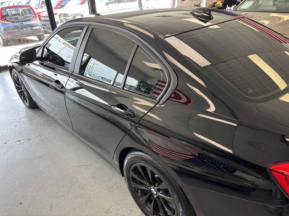 Used 2016 BMW 320i Sedan RWD image 12