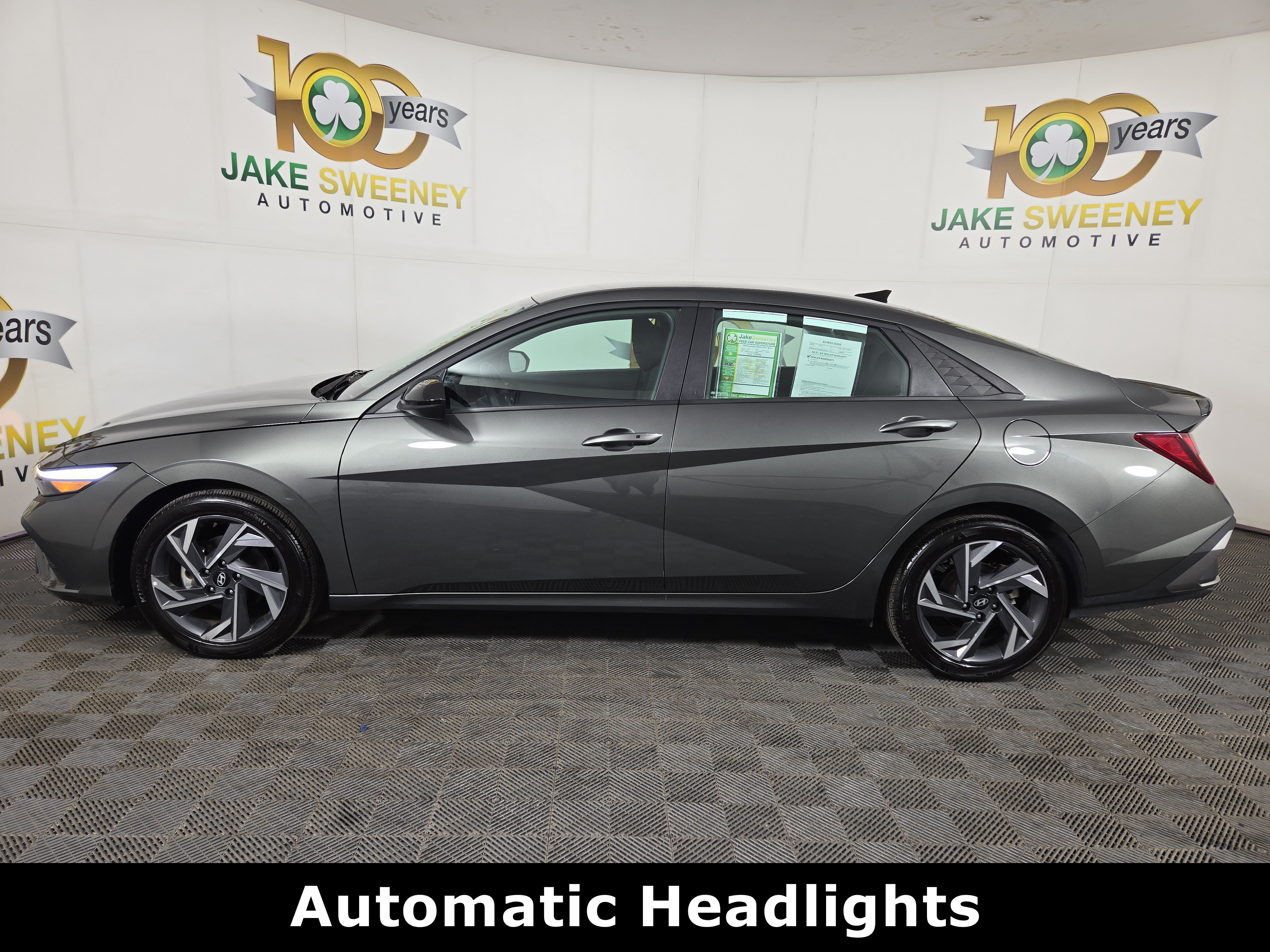 Used 2025 Hyundai Elantra Sport FWD image 4