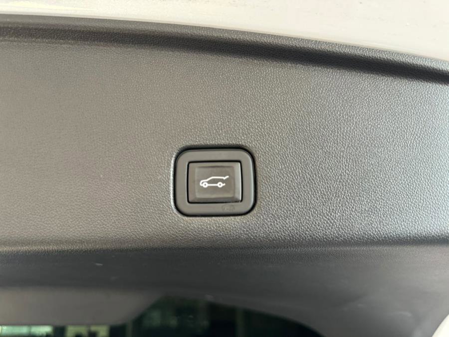 Used 2024 Acura ZDX A-Spec image 8