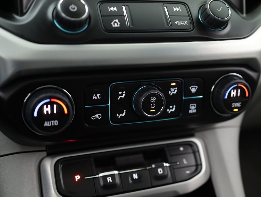 Used 2023 GMC Acadia SLT image 16