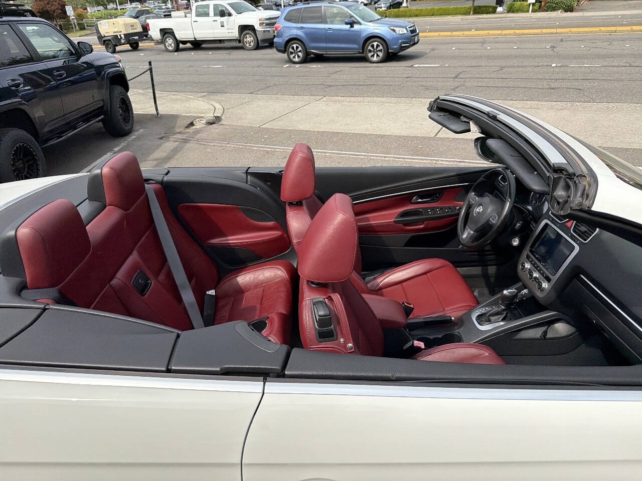 Used 2013 Volkswagen Eos Lux FWD image 34