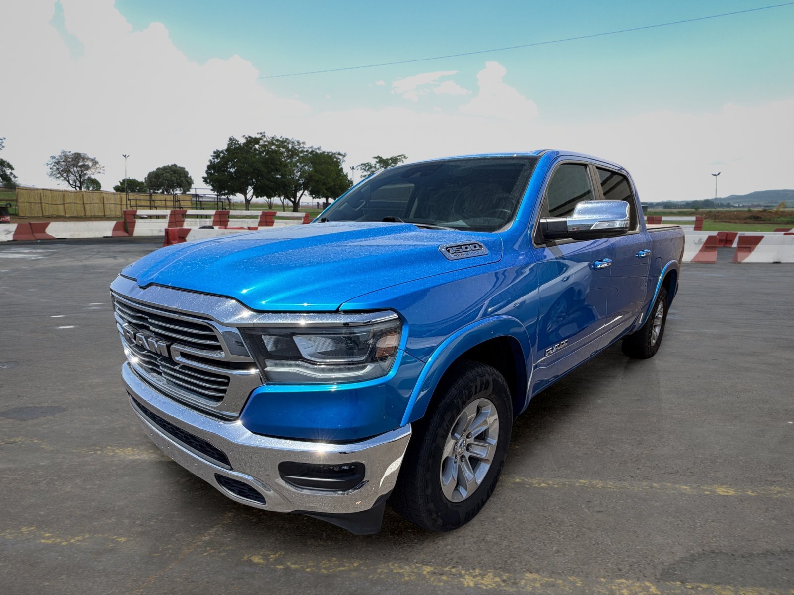 Used 2022 RAM 1500 Laramie AWD/4WD image 5