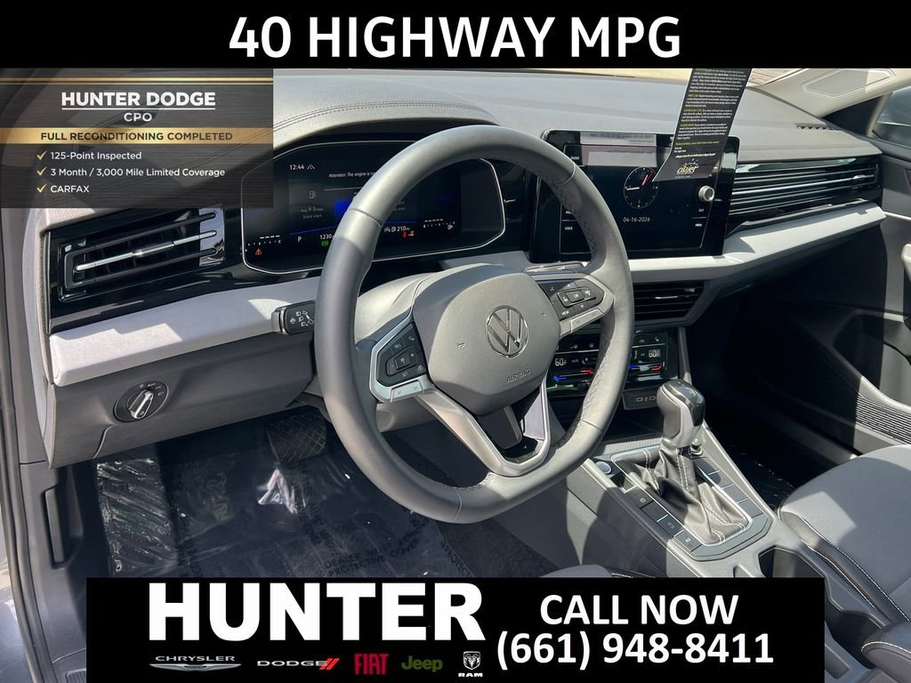 Used 2026 Volkswagen Jetta SE FWD image 25