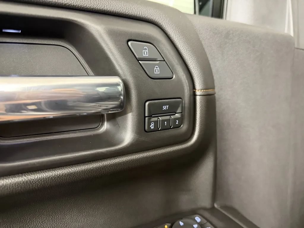 Used 2021 GMC Sierra 1500 AT4 w/ AT4 Preferred Package AWD/4WD image 19