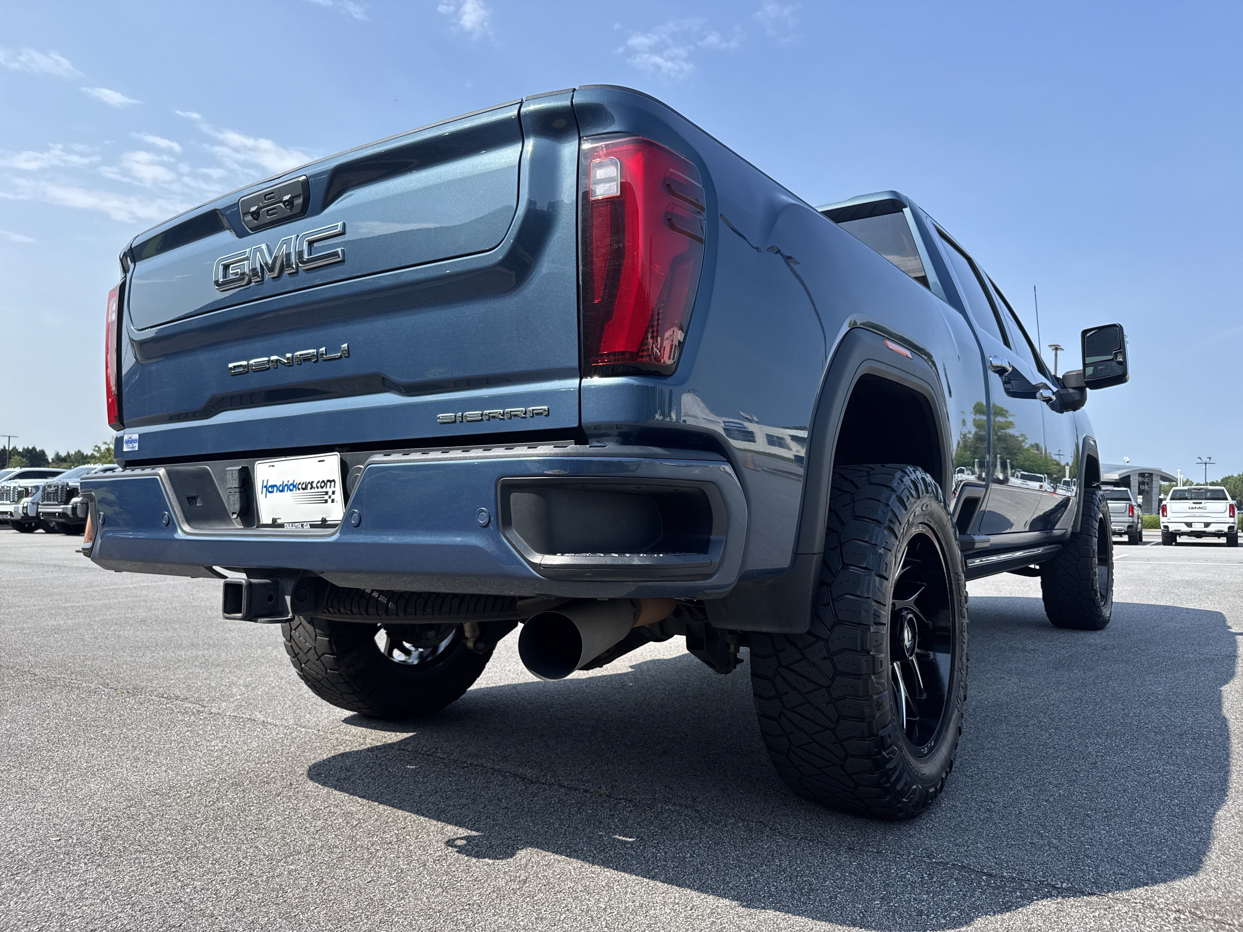 Used 2024 GMC Sierra 3500 Denali Ultimate AWD/4WD image 10
