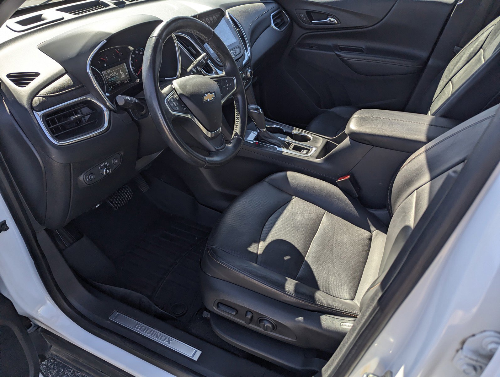 Used 2018 Chevrolet Equinox Premier FWD image 9