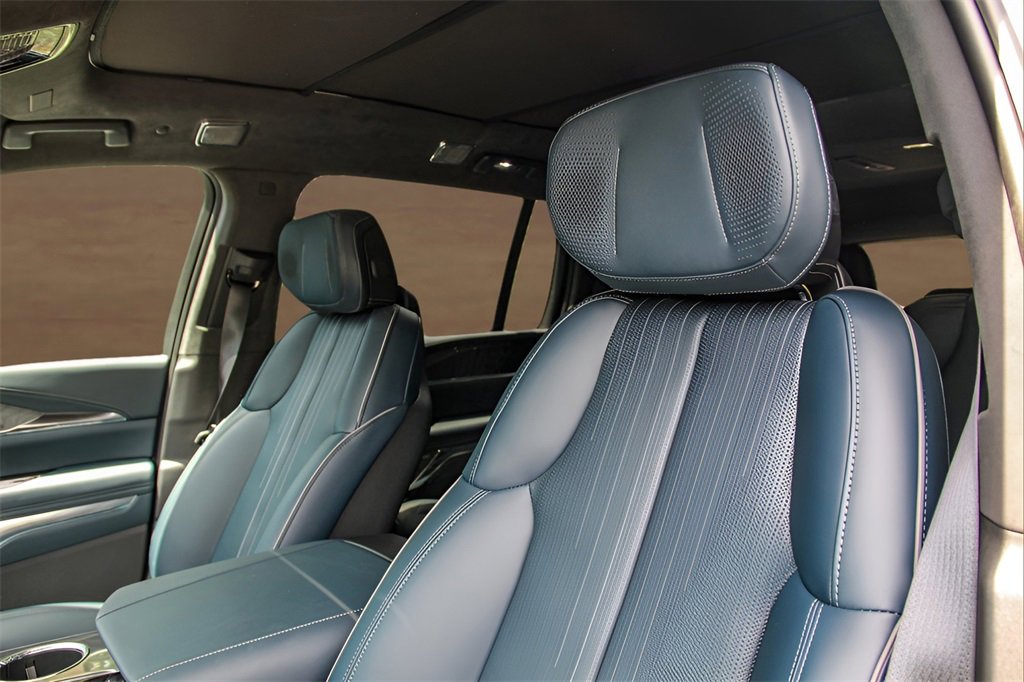 New 2025 Cadillac Escalade IQ Sport 2 w/ LPO, ONYX Package image 9