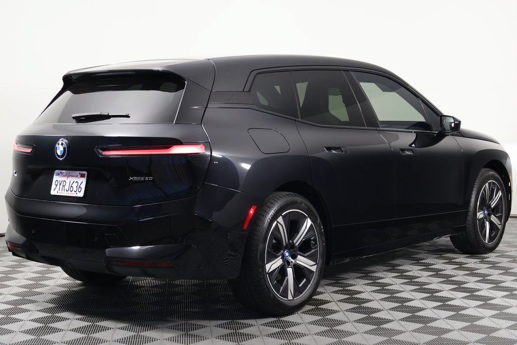 Certified 2023 BMW iX xDrive50 w/ Sport Package AWD/4WD image 4