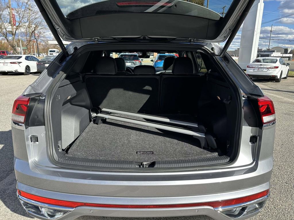 Used 2023 Volkswagen Atlas Cross Sport SEL Premium R-Line image 15