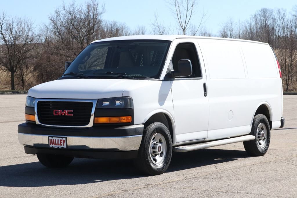 Used 2017 GMC Savana 2500 image 4