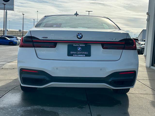 Certified 2022 BMW 740i xDrive w/ M Sport Package image 9