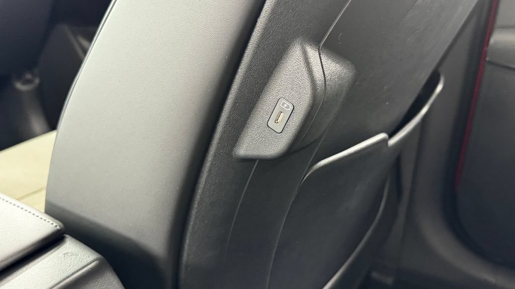 New 2026 Kia Niro FWD image 38