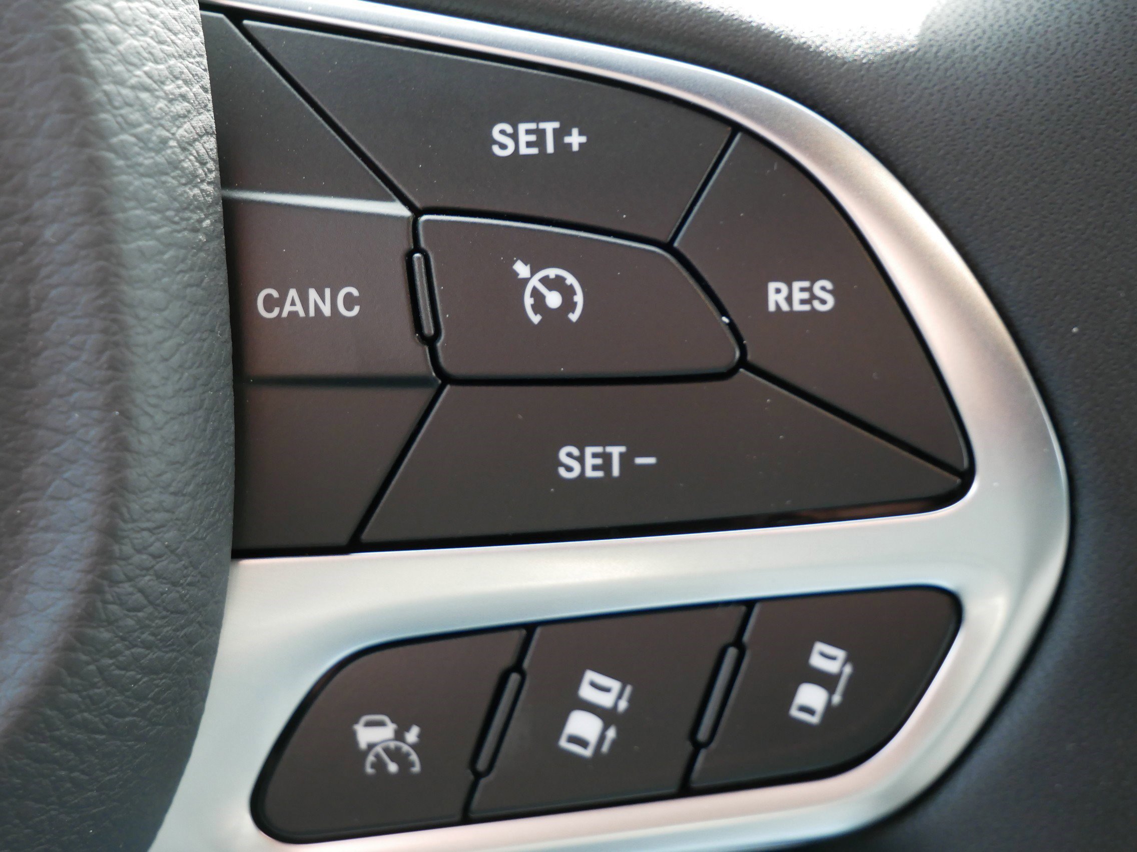 New 2026 Chrysler Pacifica Select image 16