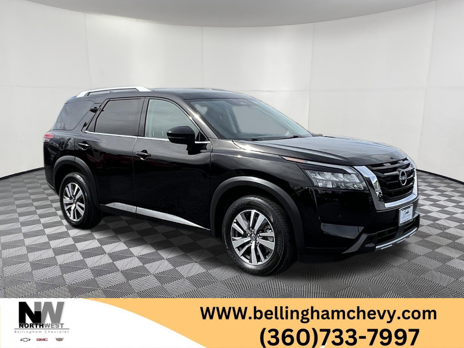Used 2025 Nissan Pathfinder SL AWD/4WD image 1