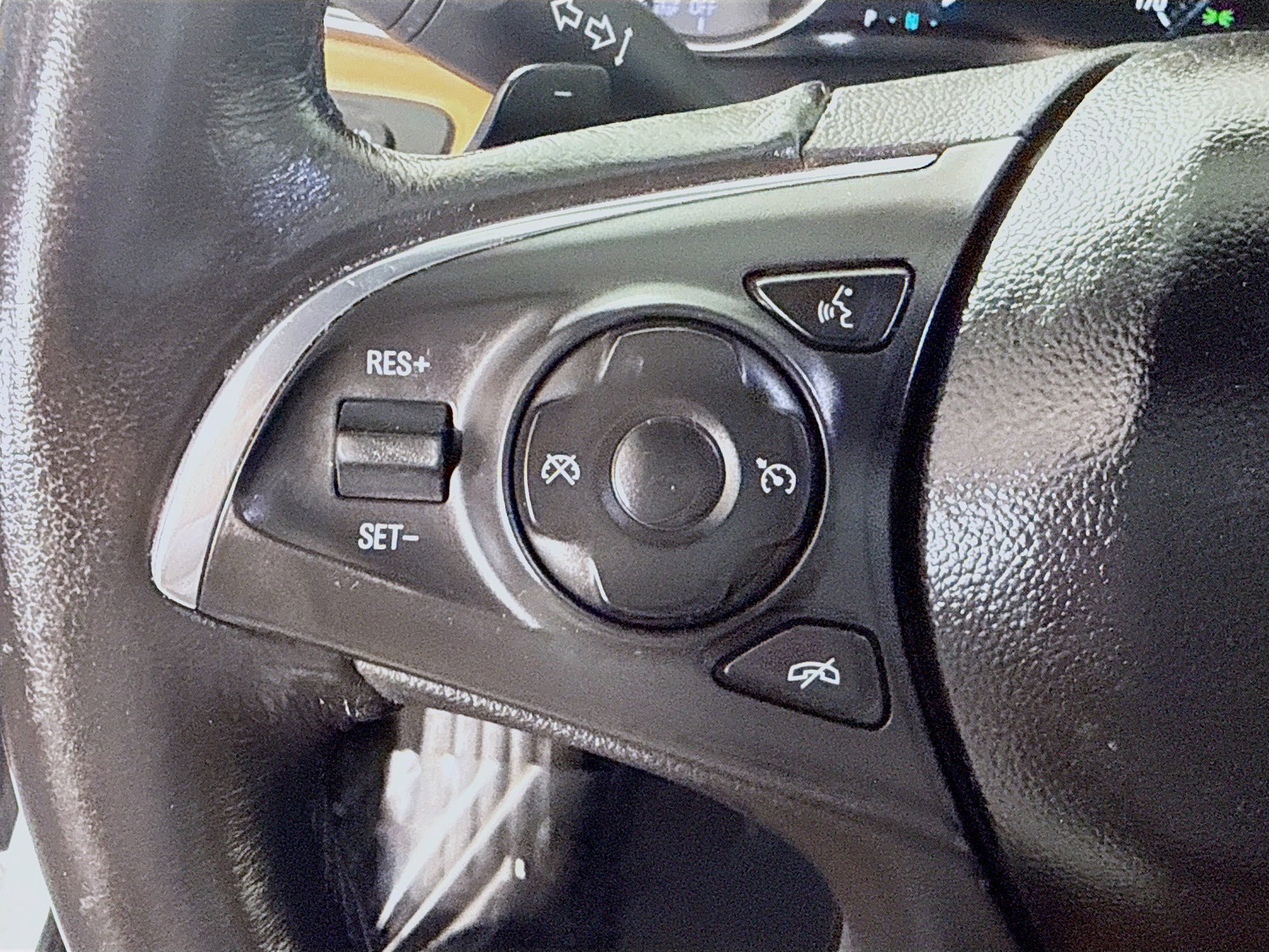 Used 2017 Buick LaCrosse Essence image 14