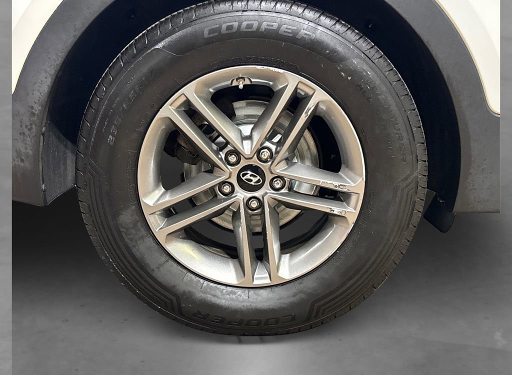 Used 2017 Hyundai Santa Fe Sport AWD/4WD image 18