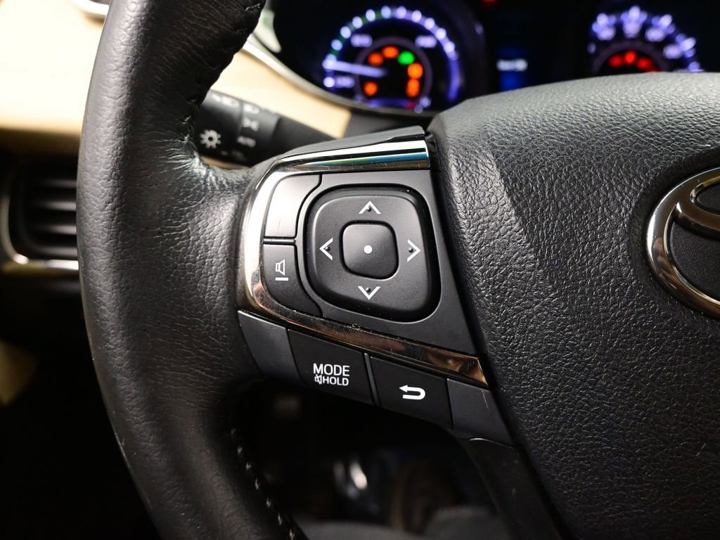 Used 2013 Toyota Avalon Limited image 16