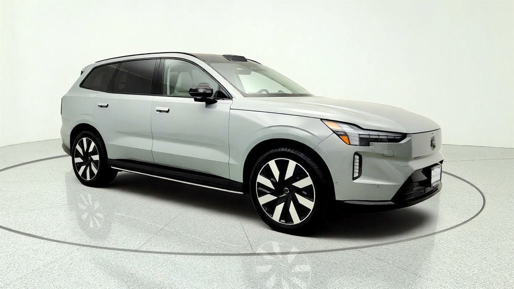 Used 2025 Volvo EX90 Ultra AWD/4WD image 3