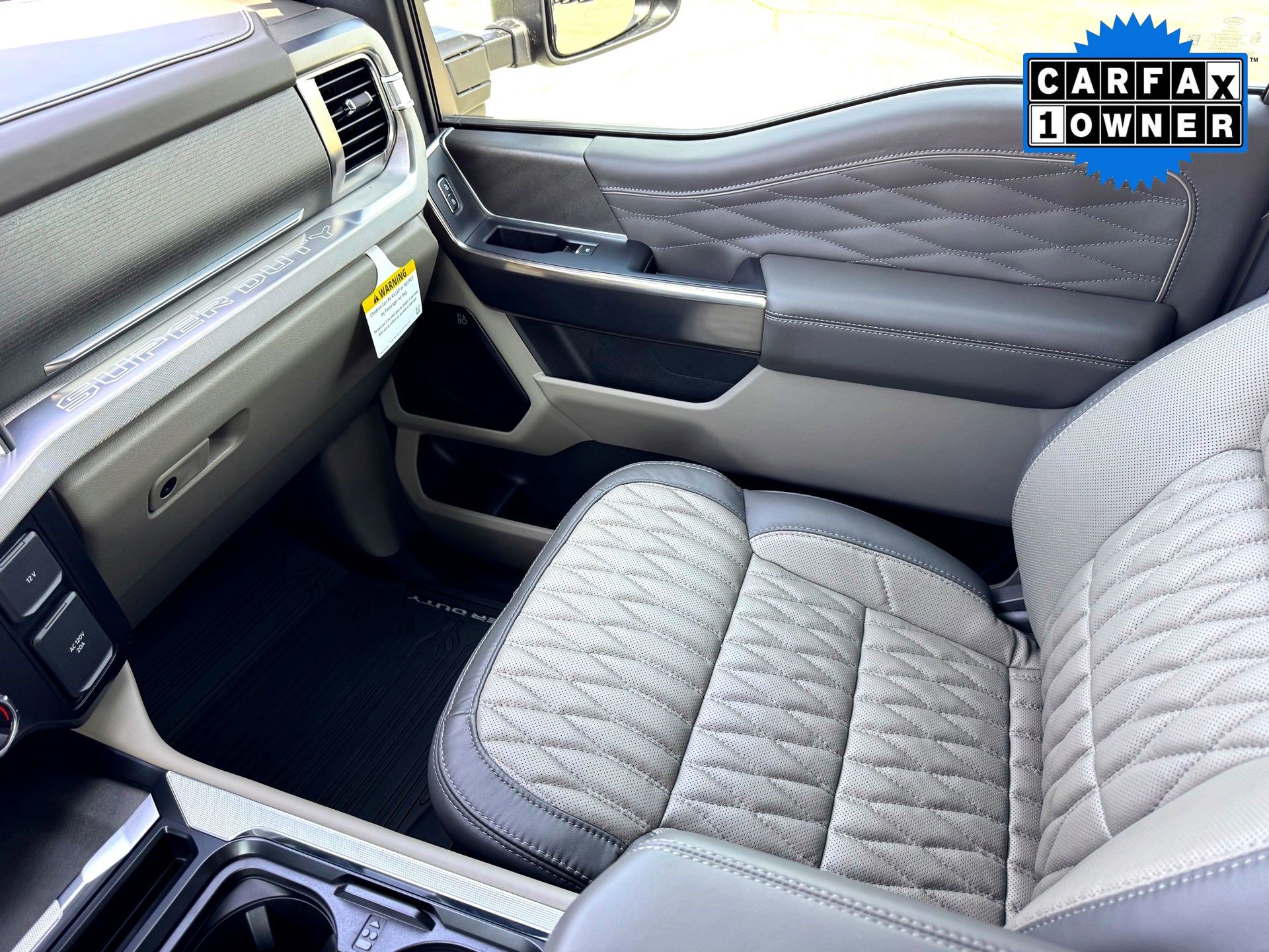 Used 2026 Ford F250 Platinum w/ Platinum Plus Package image 31