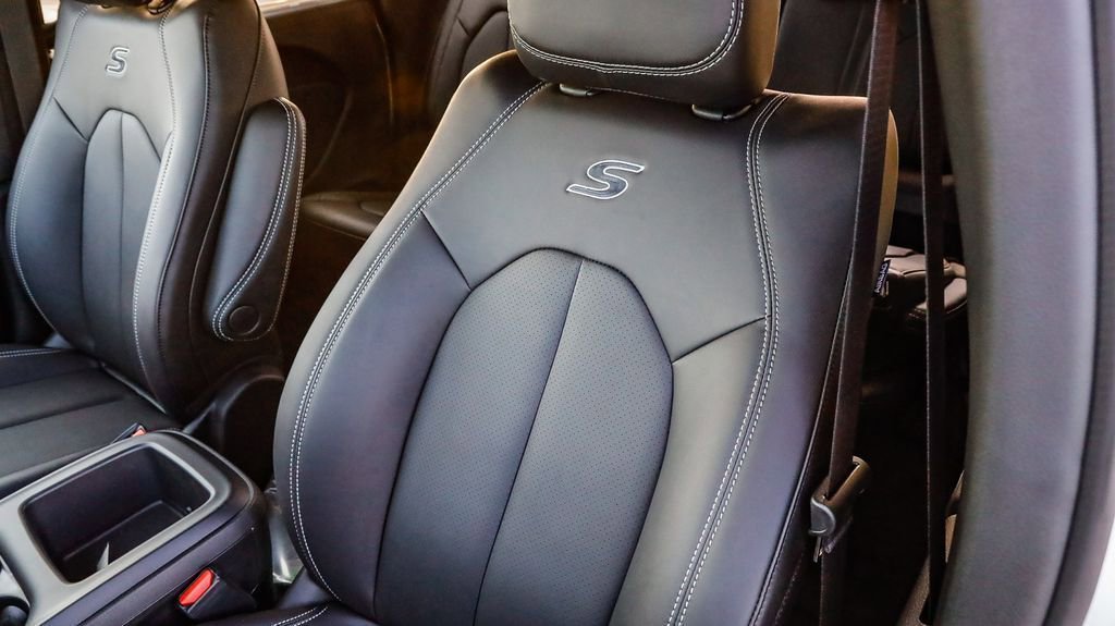 New 2026 Chrysler Pacifica Select w/ S Appearance Package image 26