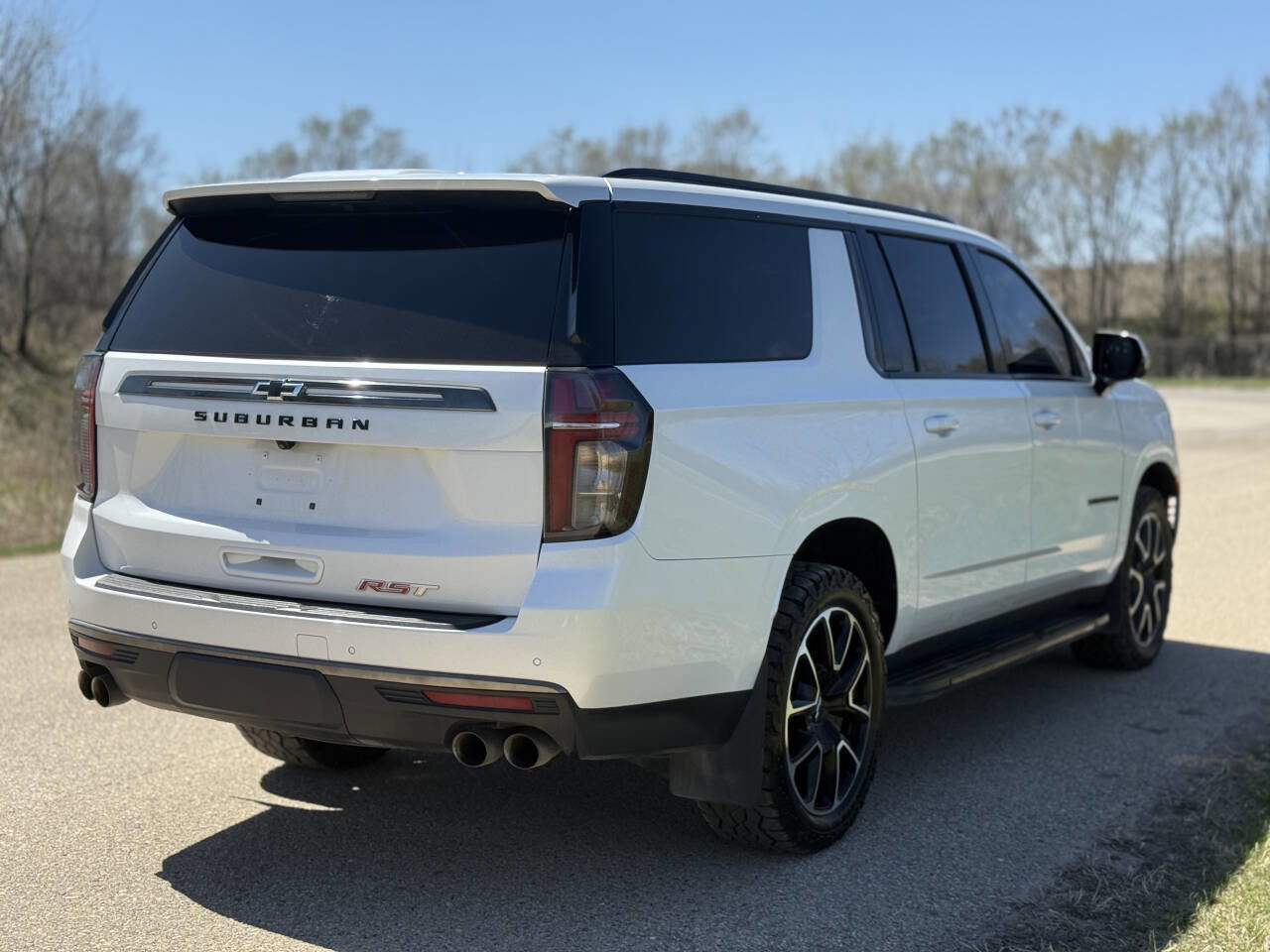 Used 2022 Chevrolet Suburban RST w/ Sport Performance Package AWD/4WD image 6