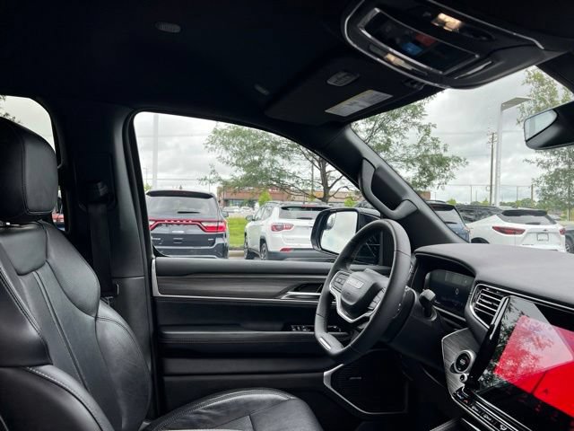 Used 2024 Jeep Wagoneer L Series II w/ Flexible Seating Group AWD/4WD image 41