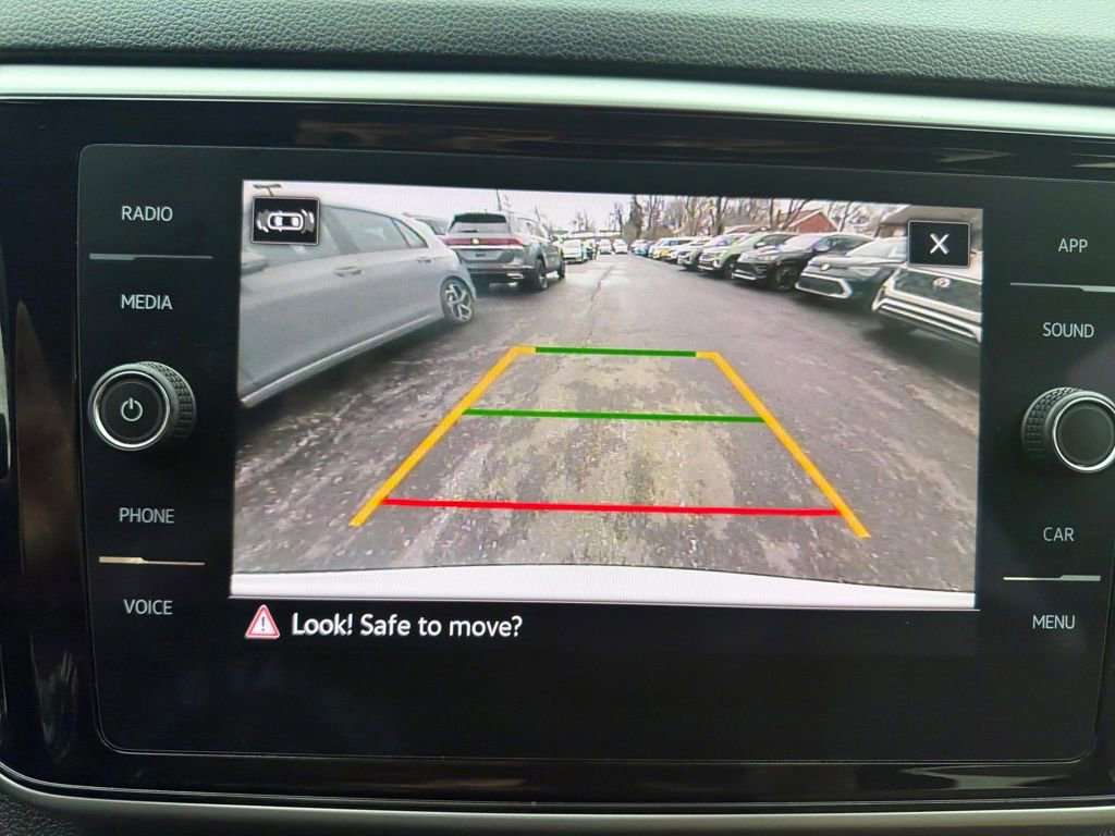 Used 2022 Volkswagen Atlas Cross Sport SE w/ Black Wheel Package image 22