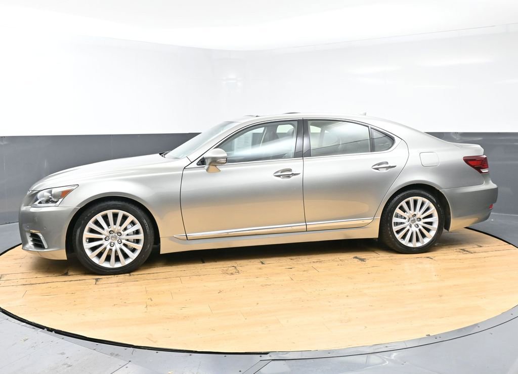 Used 2017 Lexus LS 460 AWD image 6