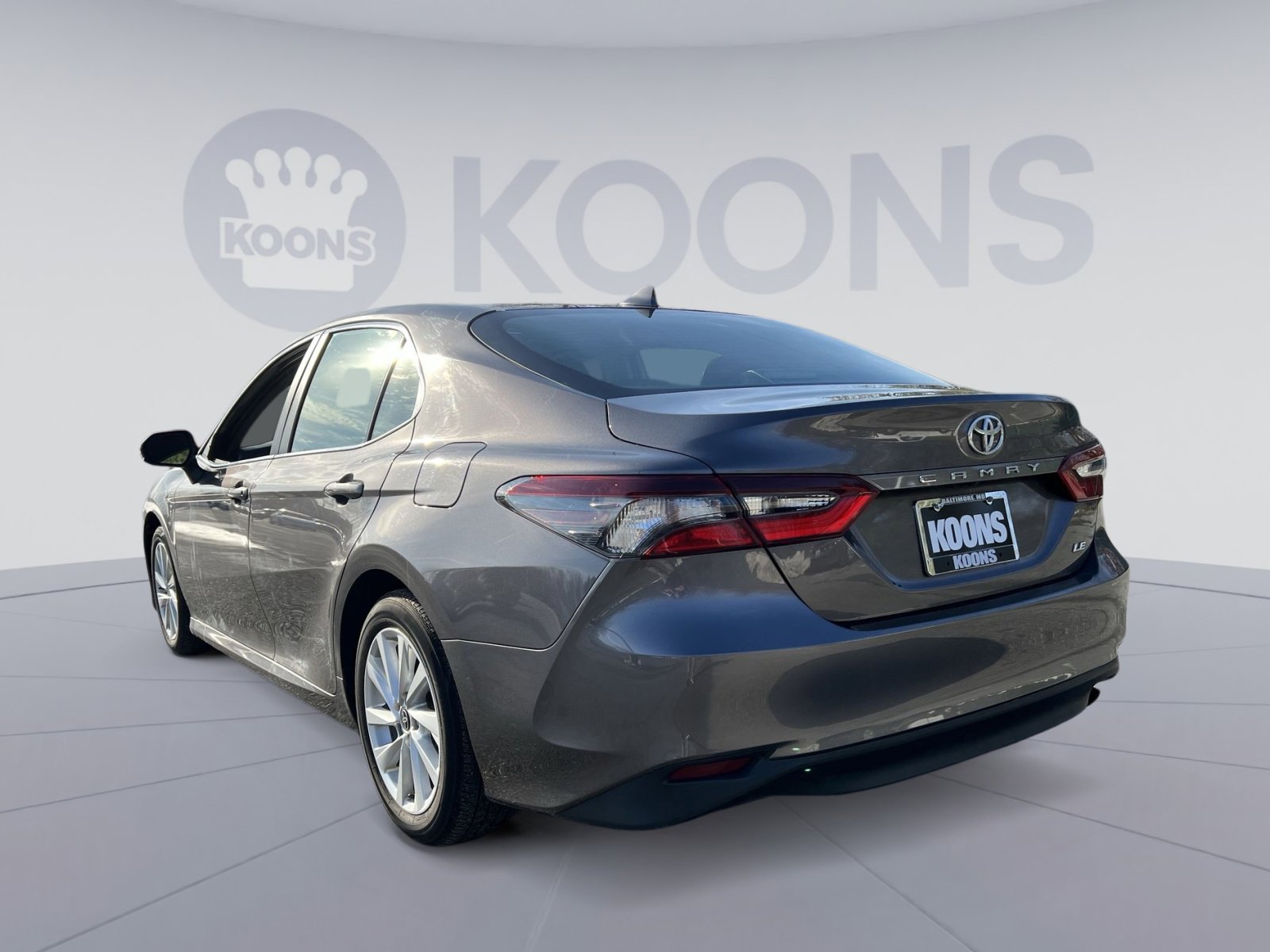 Used 2022 Toyota Camry LE image 4