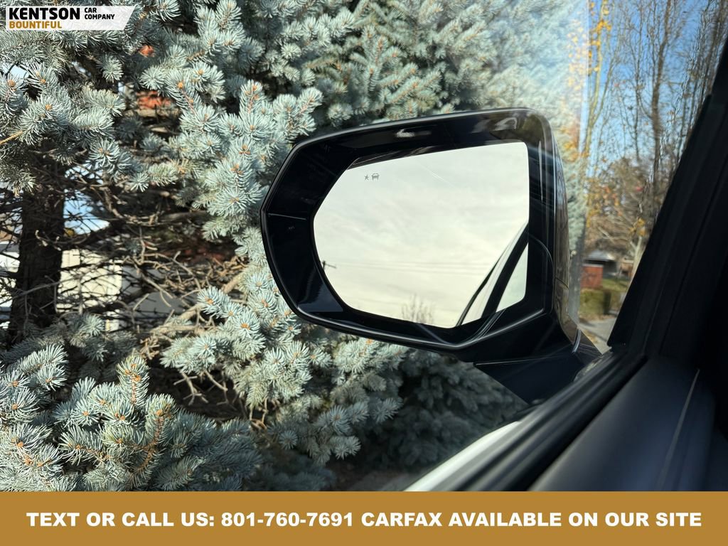 Used 2023 GMC Yukon SLT image 23