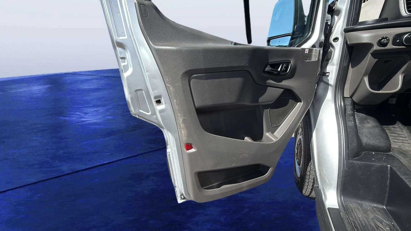 Used 2020 Ford Transit 250 Low Roof RWD image 18