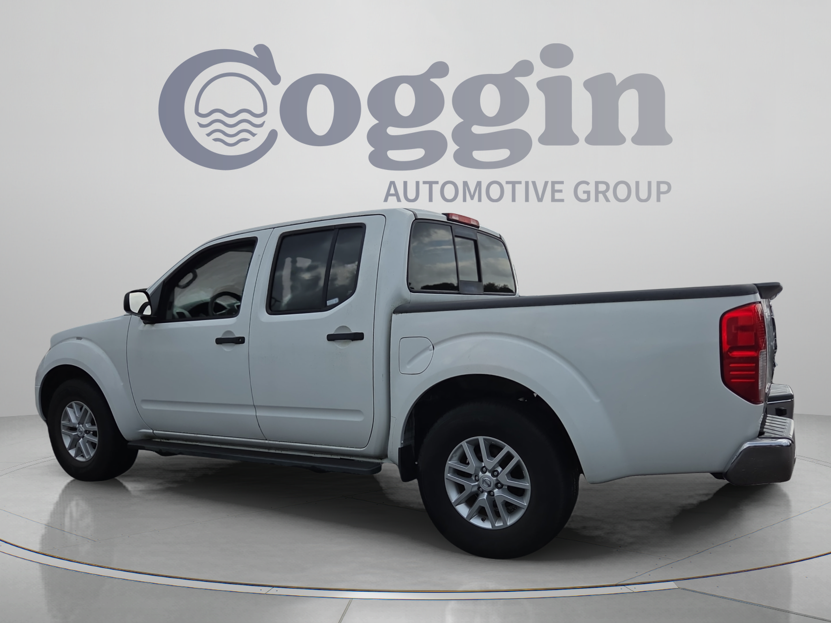 Used 2017 Nissan Frontier SV RWD image 3