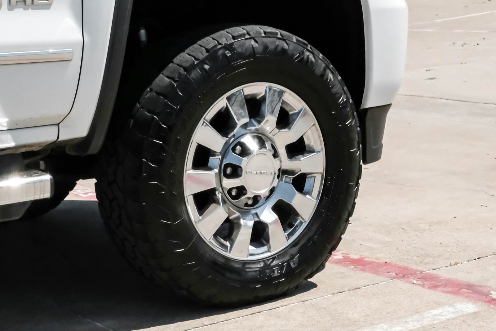 Used 2017 GMC Sierra 2500 Denali w/ Duramax Plus Package AWD/4WD image 51