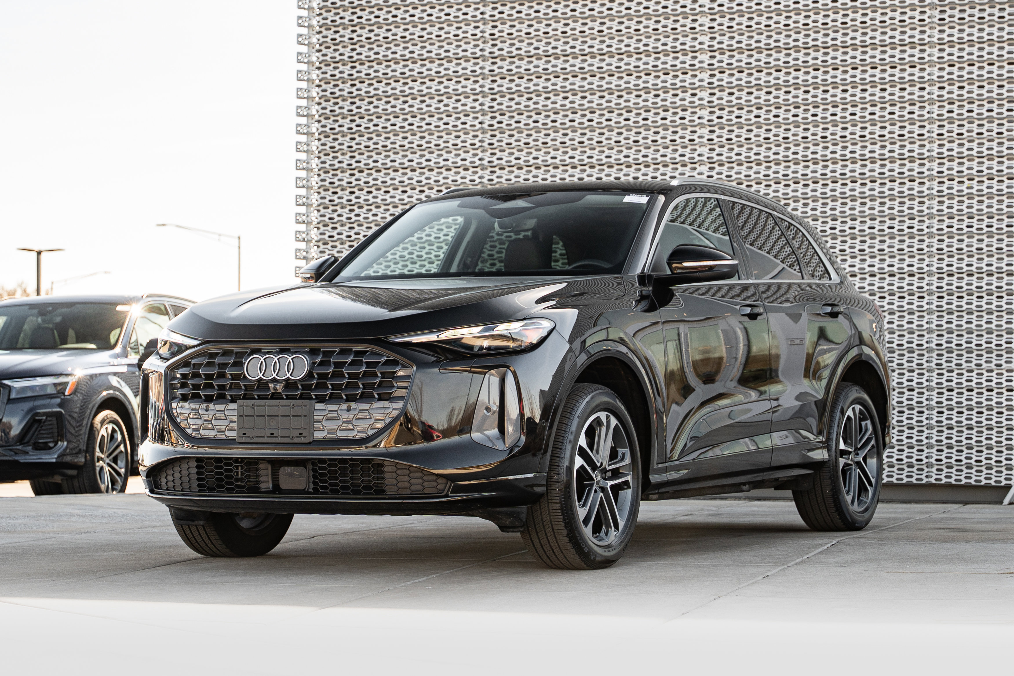 Certified 2025 Audi Q5 Premium w/ Convenience Package image 7