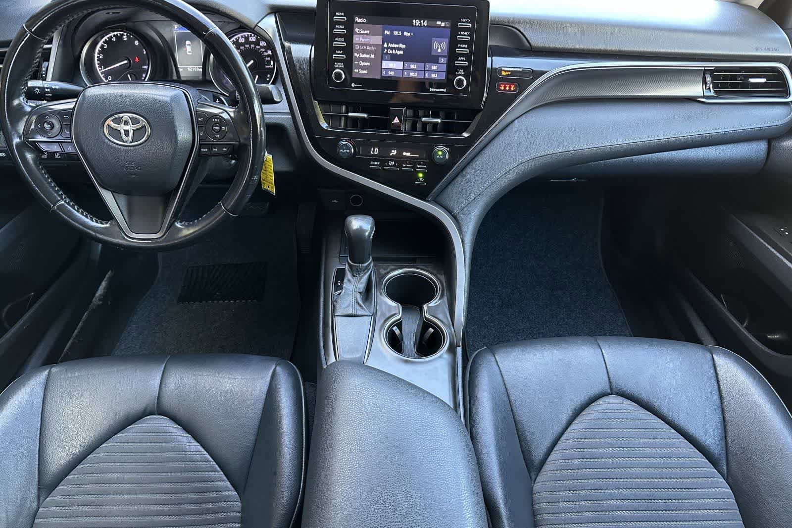 Used 2021 Toyota Camry SE FWD image 4
