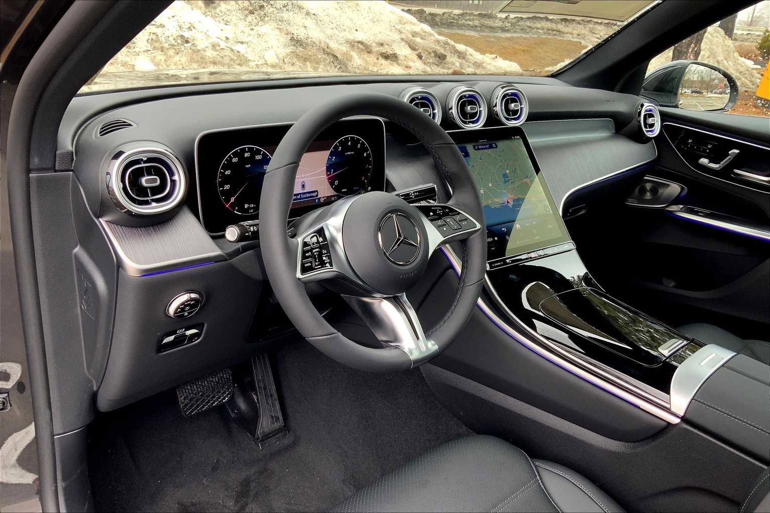 Certified 2025 Mercedes-Benz GLC 300 GLC 300 image 9