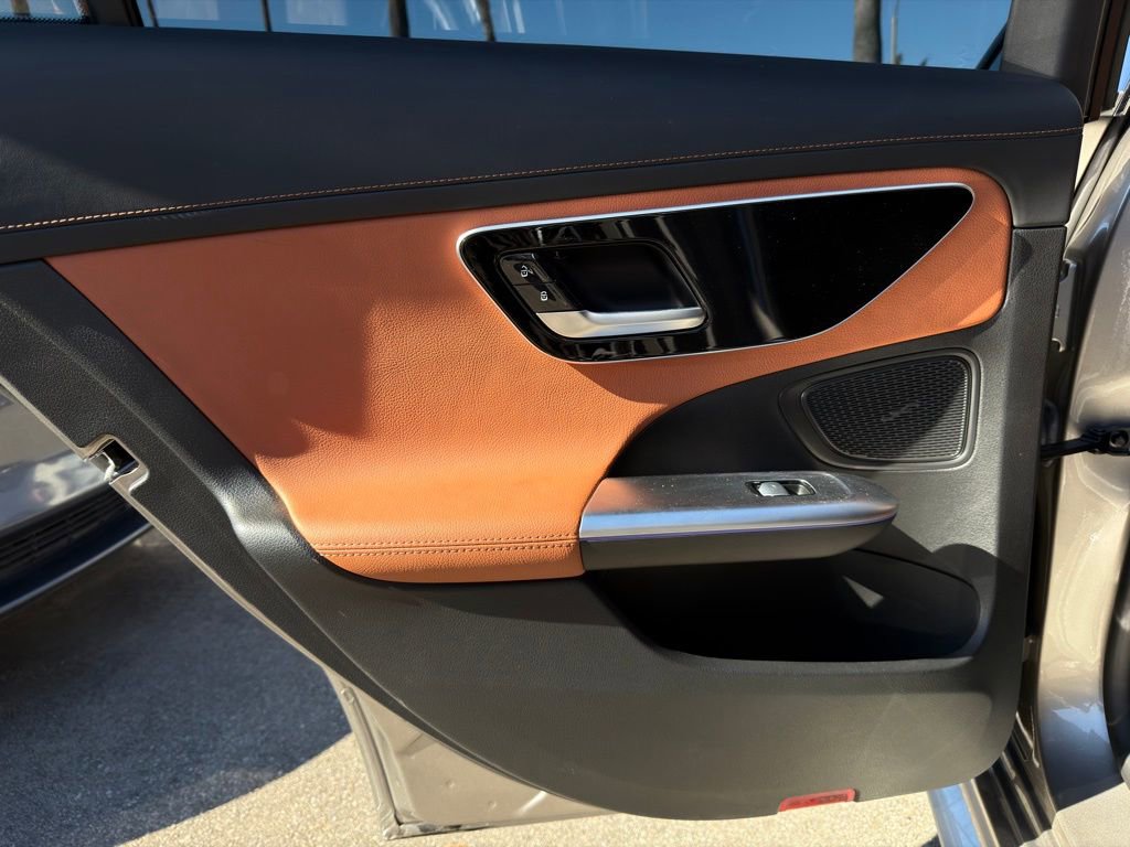 Used 2023 Mercedes-Benz C 300 Sedan image 39