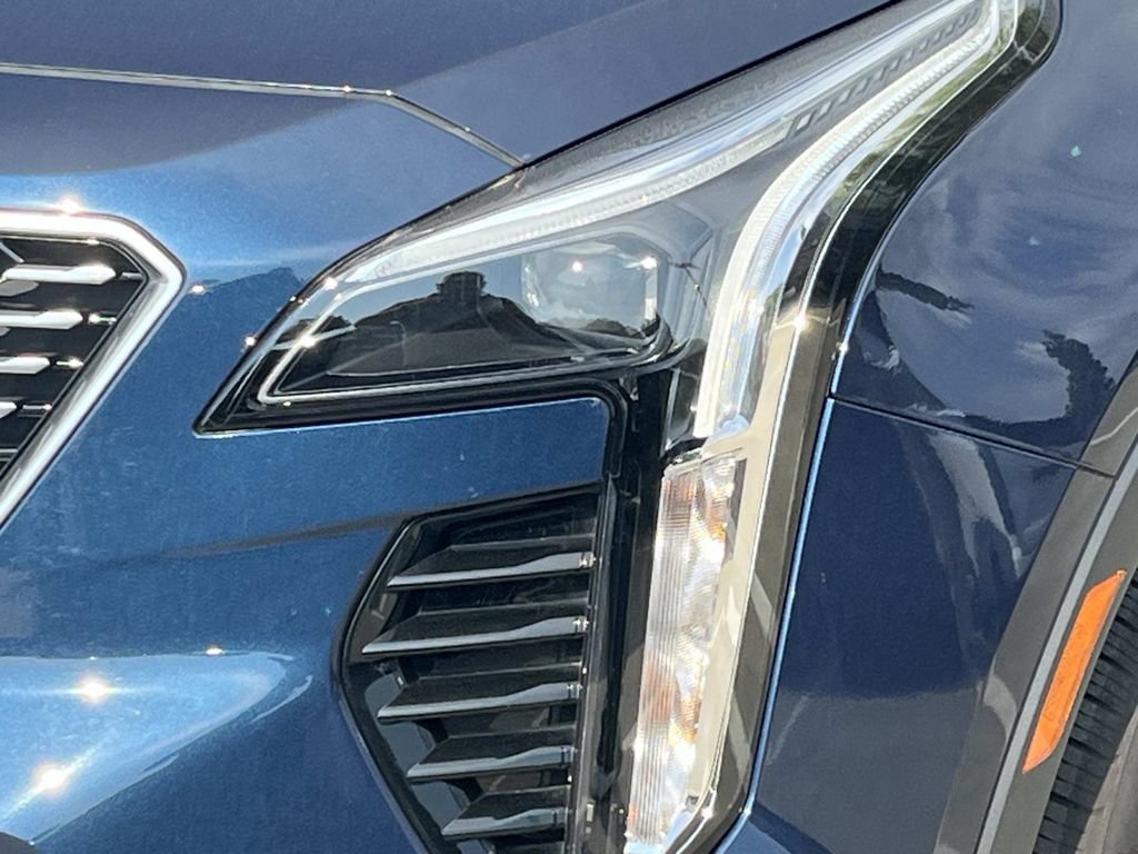Used 2021 Cadillac XT4 Premium Luxury FWD image 9