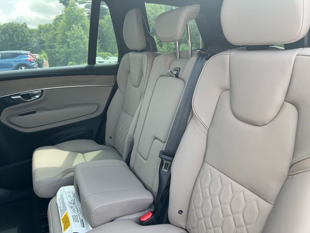 New 2026 Volvo XC90 B5 Plus w/ Protection Package Premier AWD/4WD image 19
