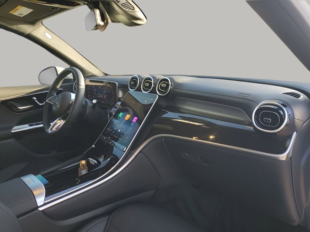 Used 2025 Mercedes-Benz GLC 300 4MATIC image 14