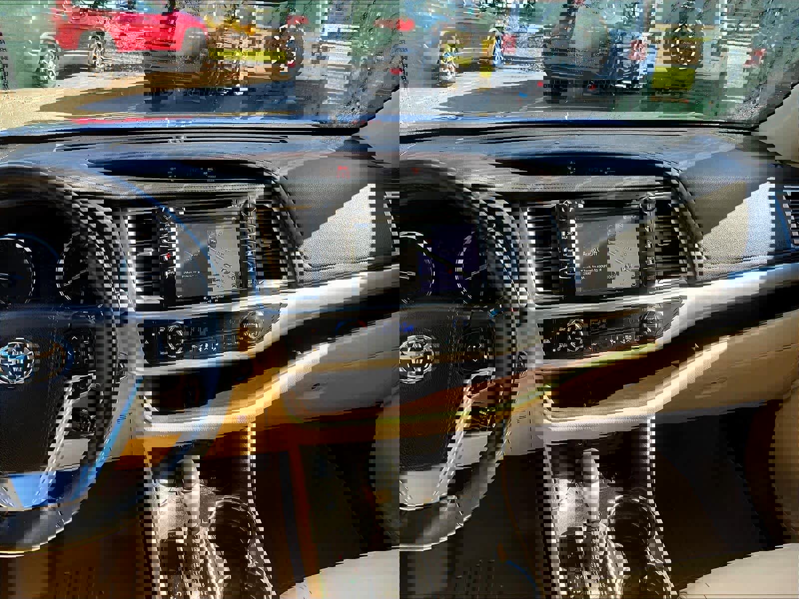 Used 2017 Toyota Highlander XLE image 19