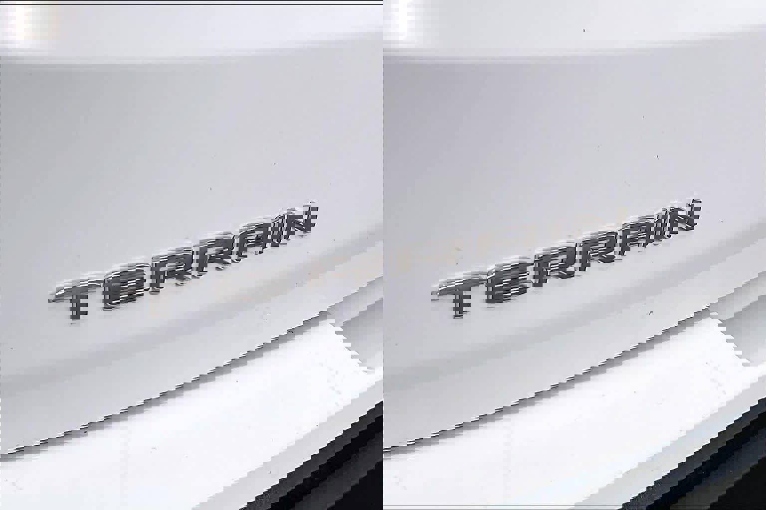 Used 2024 GMC Terrain SLE image 30