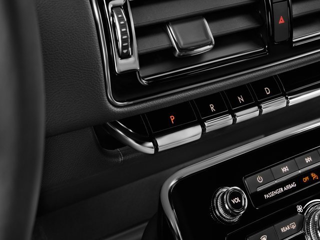 Used 2022 Lincoln Navigator L Reserve w/ Equipment Group 201A image 9